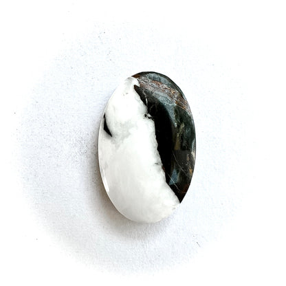 White Buffalo Cabochon (backed), 7.70 cts.